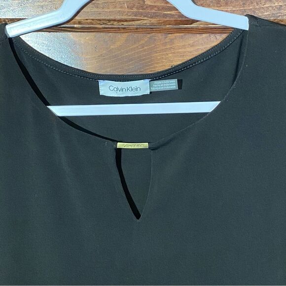 Calvin Klein Black Petal Sleeve Blouse Round Neck With Keyhole Women's Size M/L - Picture 2 of 12